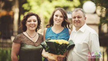 Дочь 15-17 лет+мама+папа.  Участие всей семьи обязательно!