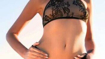 Девушка для обзоров товаров на новом YouTube канале