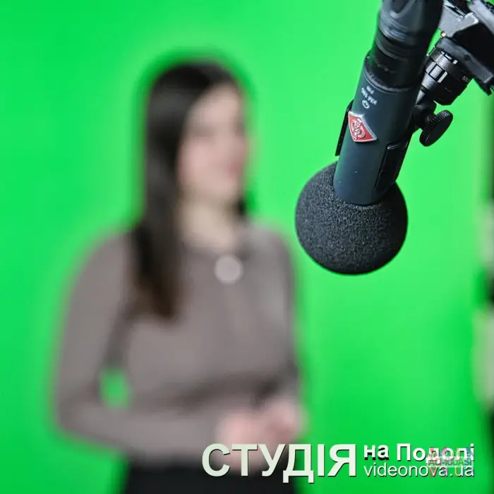 Ведуча для серії освітніх відео про штучний інтелект