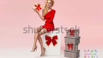 Срочно ищем девушку-блондинку для новогодней съёмки на фотостоки-18 ноября. 