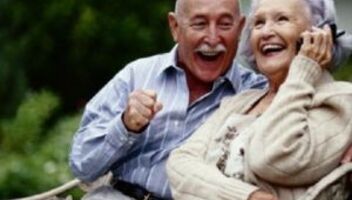 Реклама.пара пенсионеров 57-65 лет, муж и жена