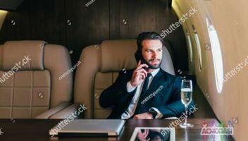 Мужчина представительной внешности 30-40 лет для съёмки в самолёте.Фотостоки.