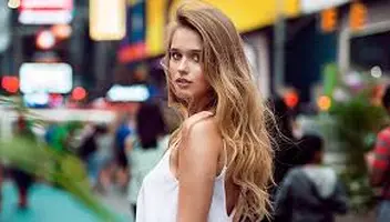 Для сьемках в коротких видео и рилс форматах требуются девушки различной внешности