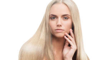 БЛОНДИНКА ДЛЯ РЕКЛАМЫ КОСМЕТИКИ (ВИДЕО)