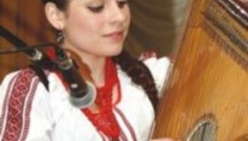 Бандуристка и сурдопереводчица - кастинг на соц. рекламу