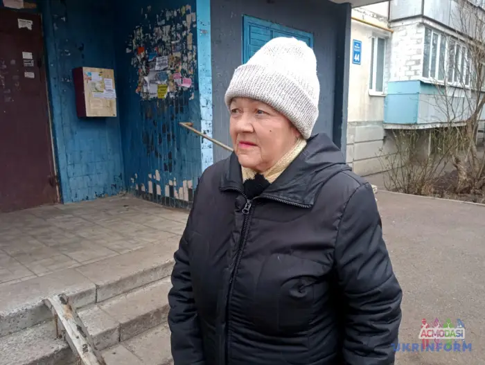 Епізодична роль сусідки середнього/похилого віку у студентському короткому метрі