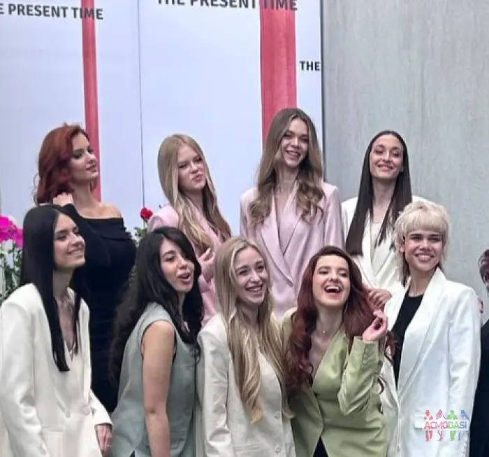 Модель на перукарське шоу