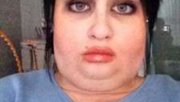 Ищу женщин которым надоело каждые день красить брови!