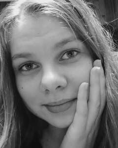 Анна Нужна Закоханість