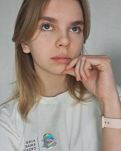 Поліна Лахтадир Задумливість