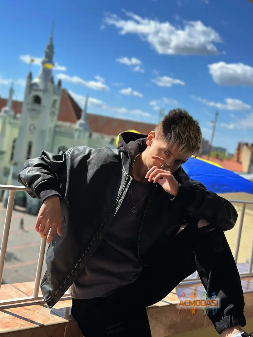 Kris  Molnar фото №1754566. Завантажено 08 Квітня 2026