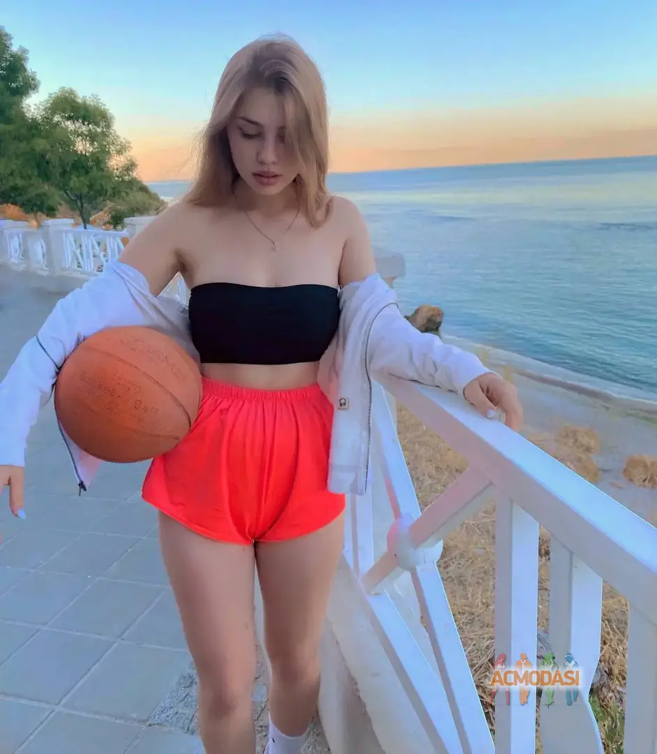 Аліна  Голубенко фото №1744113. Завантажено 13 Червня 2025