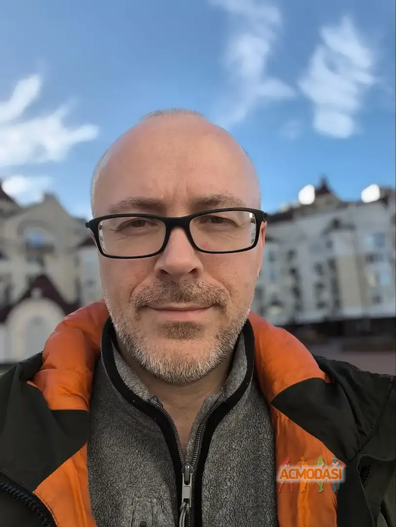 Ruslan (Content Creator) Rieznikov фото №1749124. Завантажено 30 Жовтня 2025