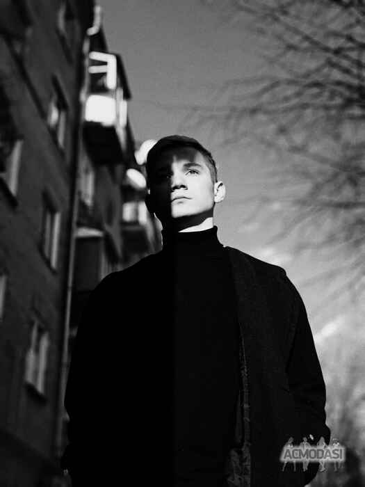 Denni Hoffman  фото №1388729. Завантажено 12 Квітня 2019