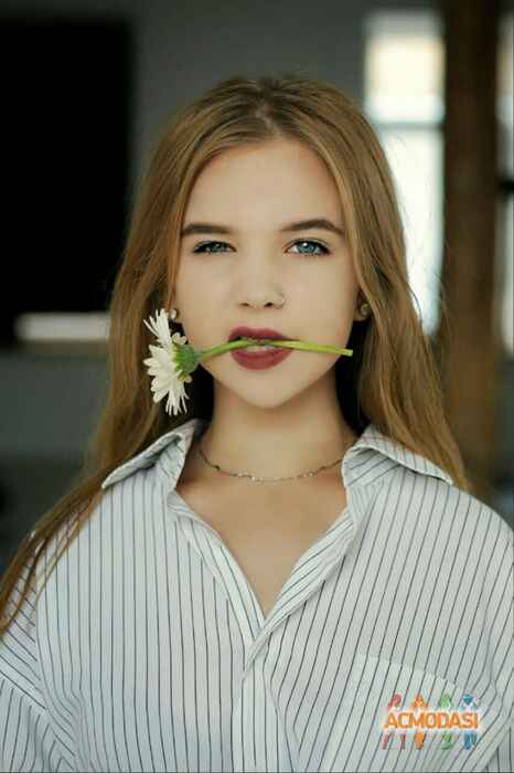 Олена В