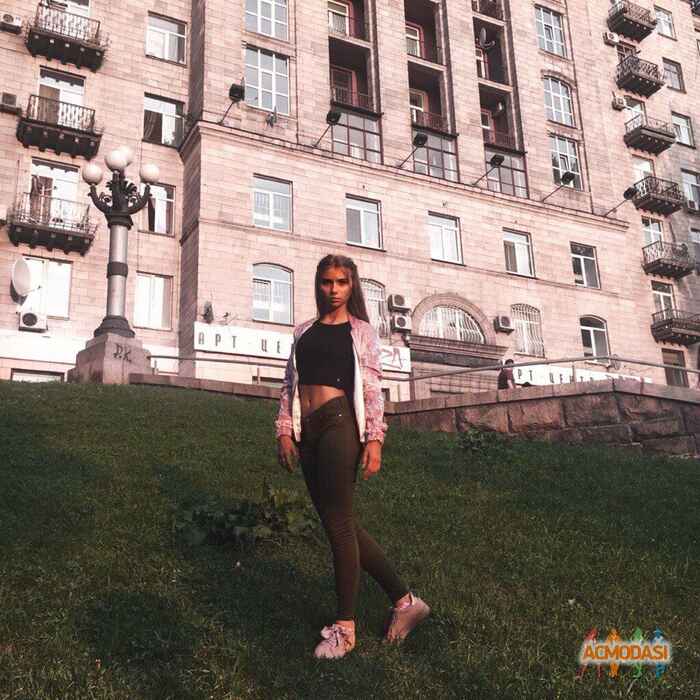 Даша Владимировна Мельниченко фото №1153574. Завантажено 16 Грудня 2017