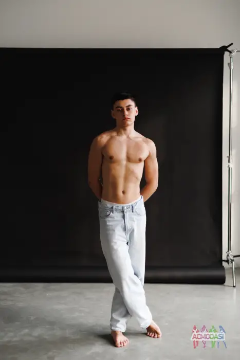 Макс   фото №1748779. Завантажено 21 Жовтня 2025