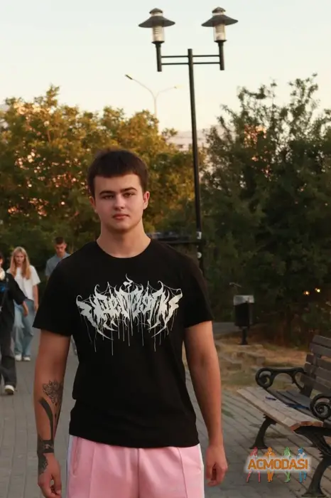 Максим  Бурко фото №1746634. Завантажено 30 Серпня 2025