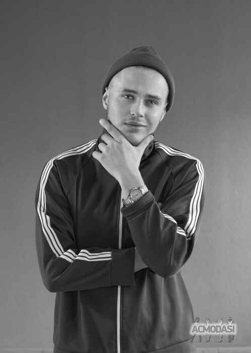 Руслан Вікторович Суставов фото №1261511. Завантажено 20 Липня 2018