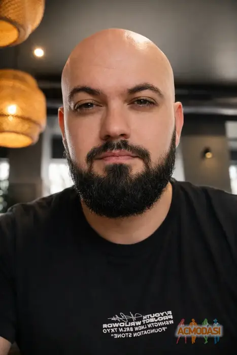 Роман   фото №1754520. Завантажено 06 Квітня 2026