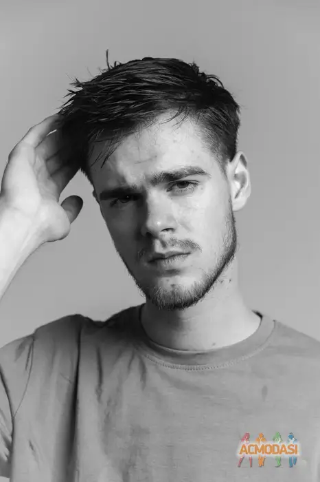 Е  У фото №1754607. Завантажено 09 Квітня 2026