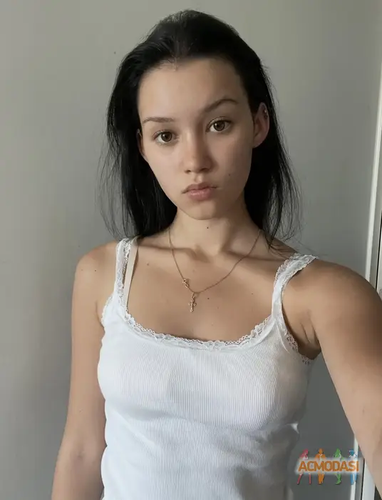 Karolina  Ivanichkina фото №1757930. Завантажено 15 Серпня 2026