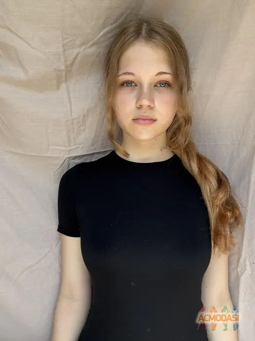 Ліза  Деброва фото №1759634. Завантажено 13 Жовтня 2026