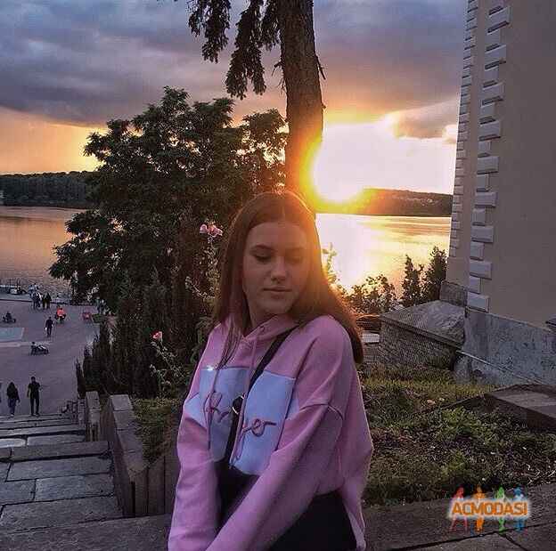 Люба Володимирівна Верба фото №1391422. Завантажено 19 Квітня 2019