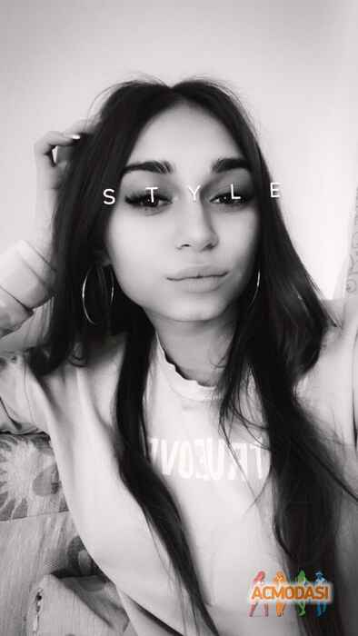 Лариса Олександрівна Левицька (псевд) фото №1529365. Завантажено 13 Травня 2020