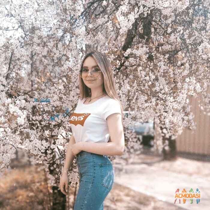 Юлія В