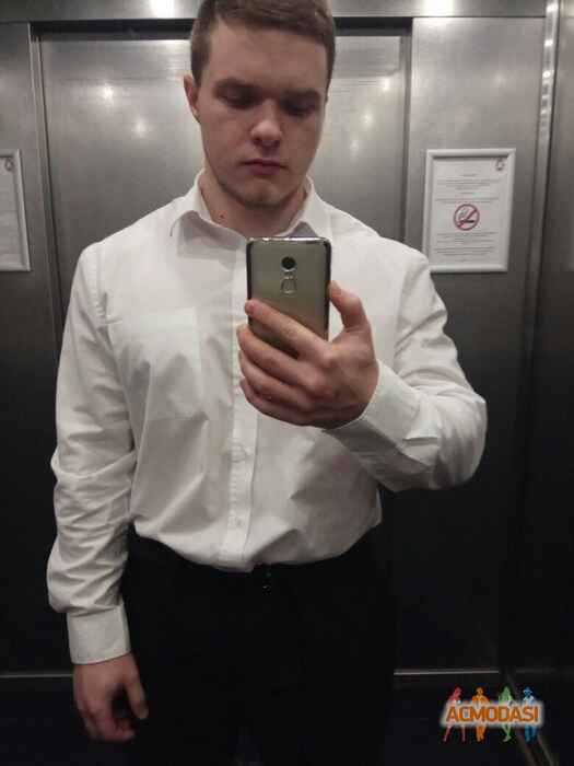 Владислав Володимирович Омельченко фото №1156566. Завантажено 25 Грудня 2017