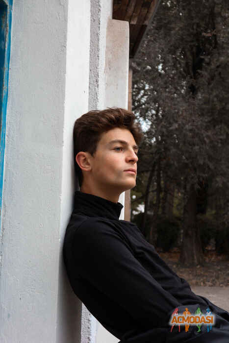 Владислав Михайлович Колиняк фото №1480124. Завантажено 26 Листопада 2019