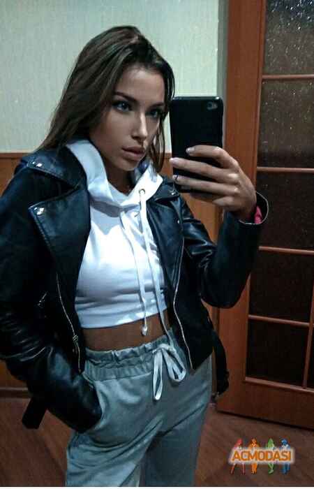 Критина Алекандровна Чемоданова фото №1455769. Завантажено 02 Жовтня 2019