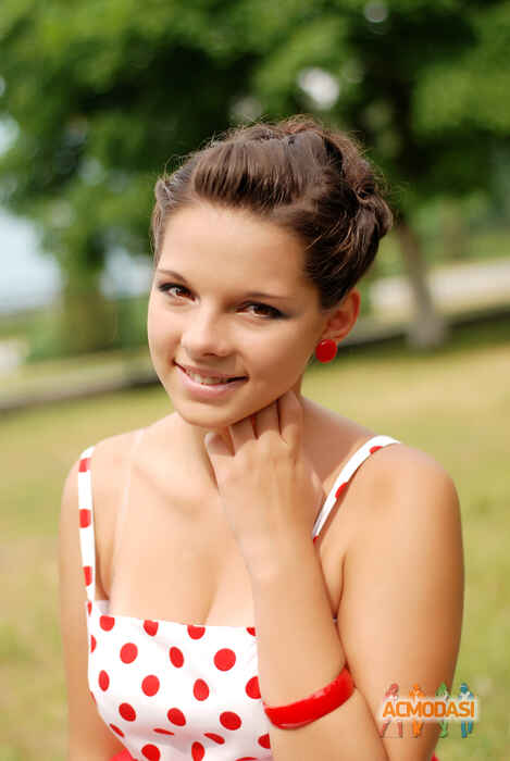 Юлька  Мелешко фото №229723. Завантажено 27 Липня 2012