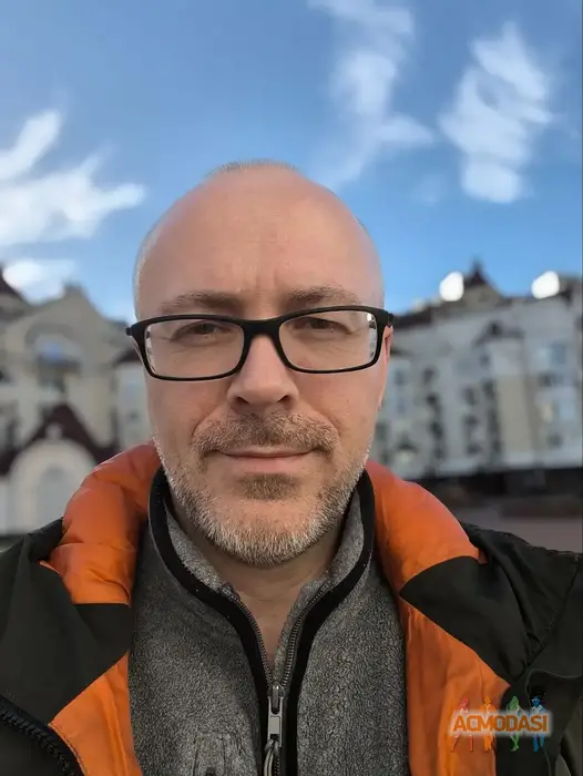 Ruslan (Content Creator) Rieznikov фото №1749124. Завантажено 30 Жовтня 2025