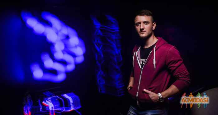 Роман  Крижановский фото №892291. Завантажено 17 Березня 2016