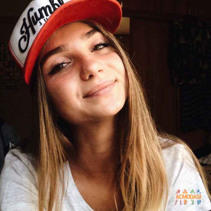 Даша Владимировна Мельниченко фото №1153575. Завантажено 16 Грудня 2017