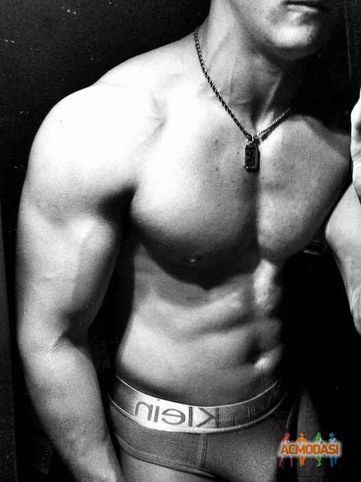 Артём Игоревич Комленко фото №40729. Завантажено 03 Червня 2011