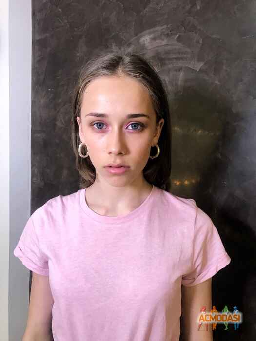 Лиза Владимировна Тищенко фото №1256395. Завантажено 10 Липня 2018