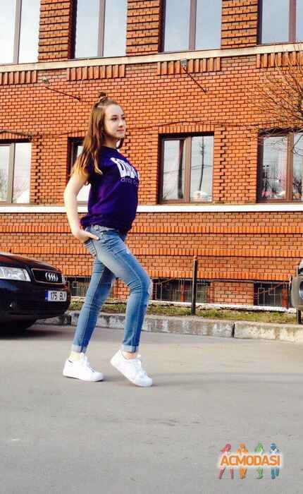 Юля Віталіївна Лесенко фото №1041361. Завантажено 09 Квітня 2017