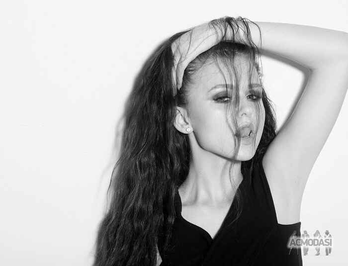 Даря Олегівна Безрук фото №1135505. Завантажено 13 Листопада 2017