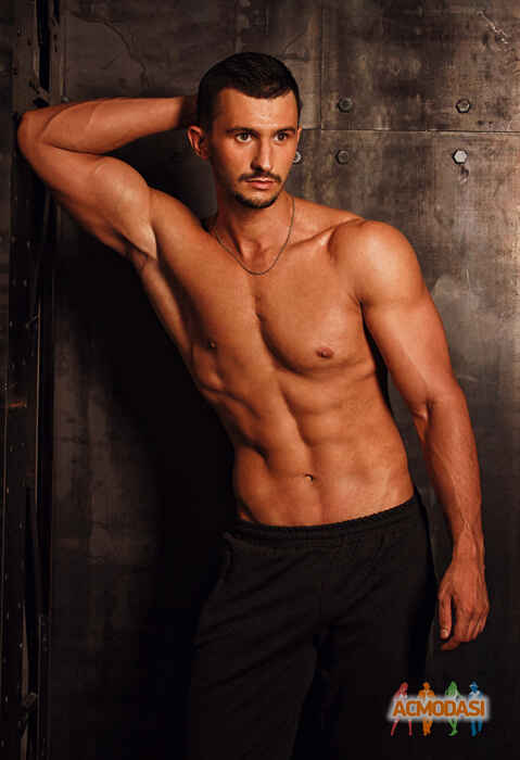 Евгений Виталиевич Кривоножко фото №1092035. Завантажено 16 Серпня 2017