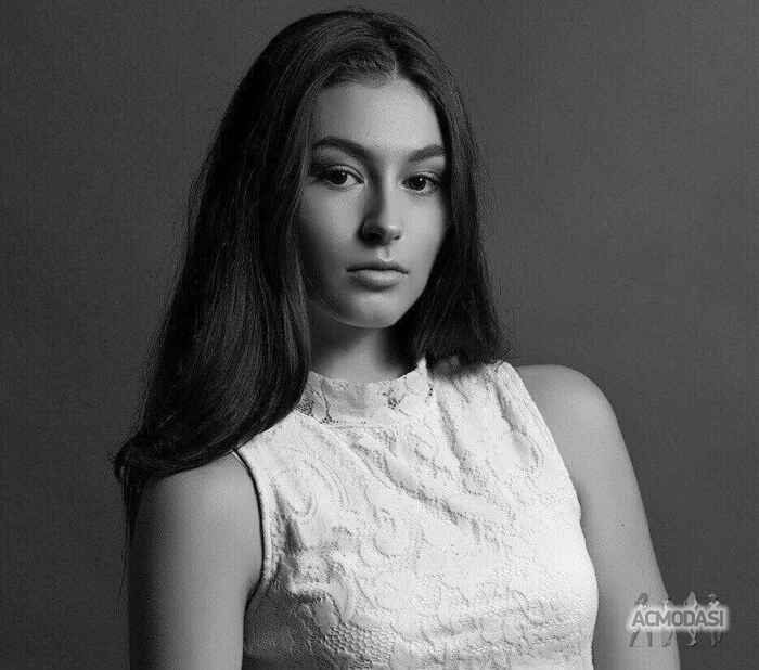 Виолетта Ярославовна Рымар фото №1059296. Завантажено 27 Травня 2017