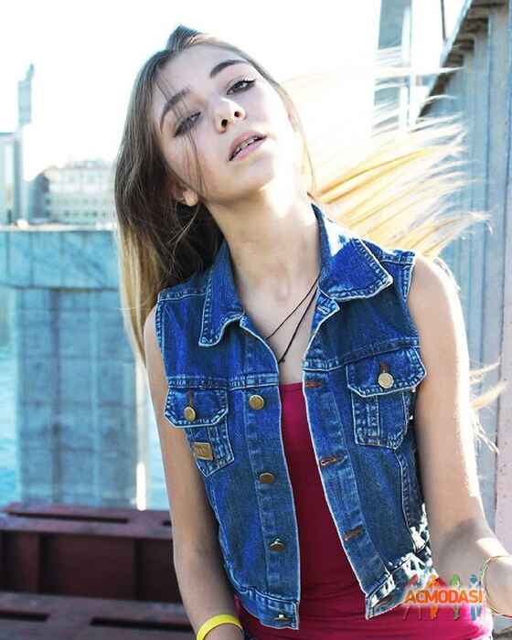 Александра Олеговна Вандровская фото №1001175. Завантажено 25 Грудня 2016