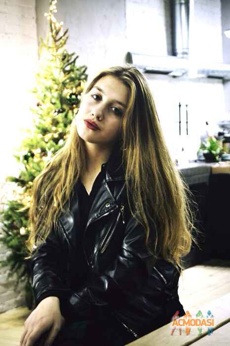 Юля  Бурдина. фото №1029630. Завантажено 09 Березня 2017