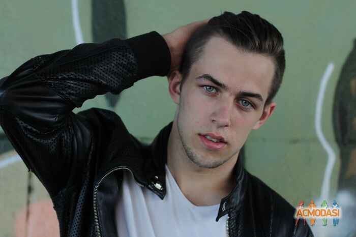 Владислав Евгеньевич Ошийко фото №857510. Завантажено 03 Грудня 2015