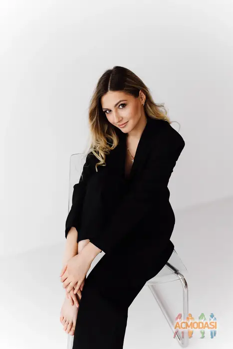 Yulia  Zinoviy фото №1749775. Завантажено 20 Листопада 2025