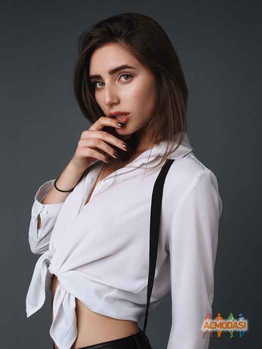Дарина Вячеславівна Мельниченко фото №1138501. Завантажено 17 Листопада 2017