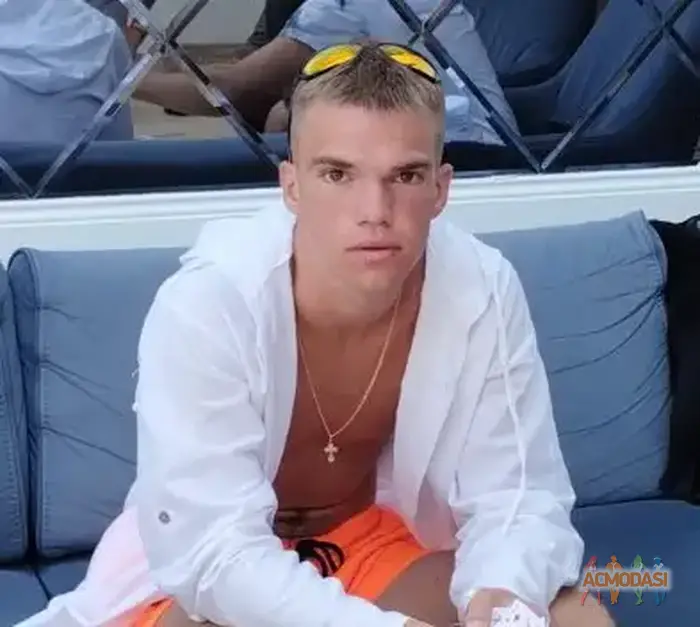 Артем Олексiйович Хорлiков фото №1748957. Завантажено 25 Жовтня 2025