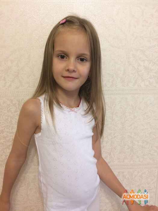 Софія Романівна Снігур фото №1120827. Завантажено 19 Жовтня 2017